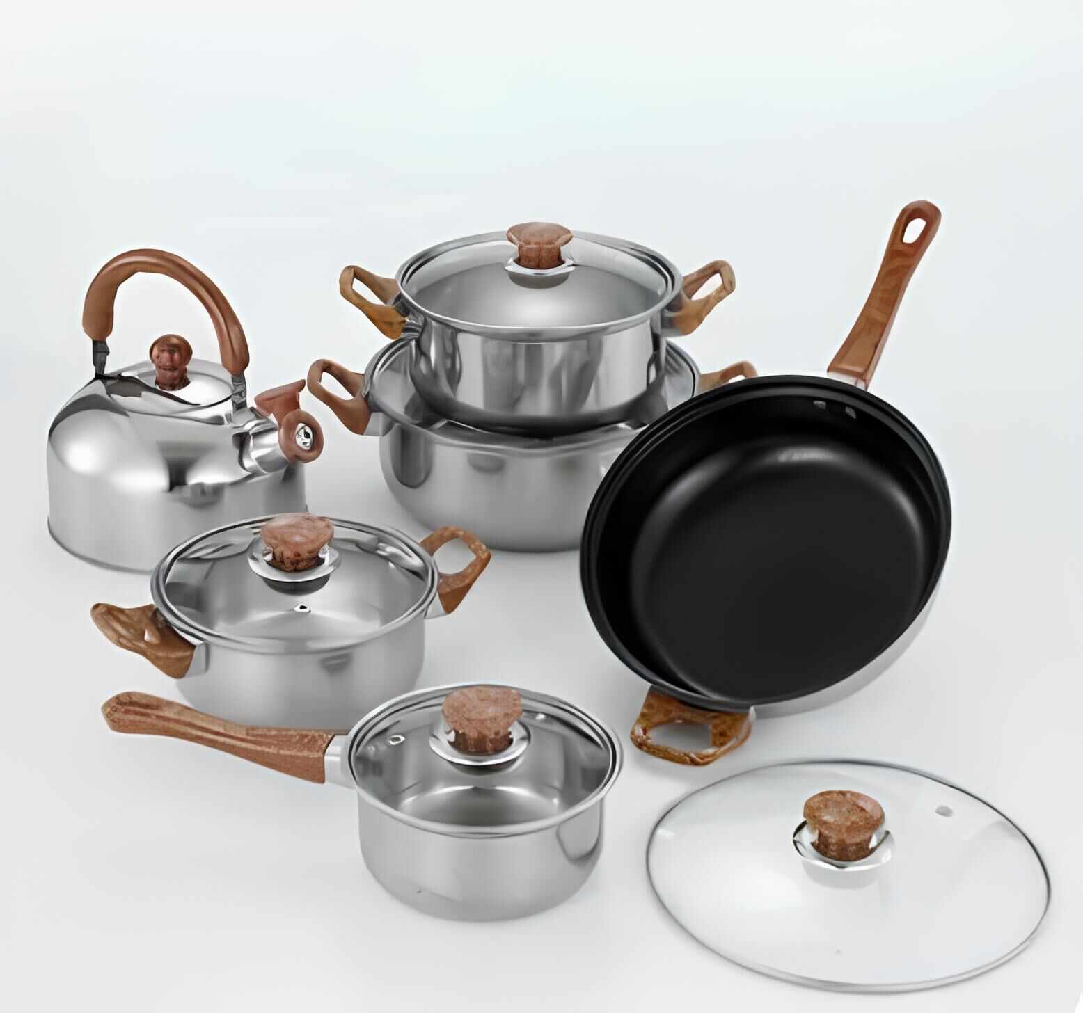 6'lı Set  4 Adet Tencere 1 Adet Çaydanlık 1 Adet 304 Çelik Üzerine Titanyum Kaplama Tava Gold Seri